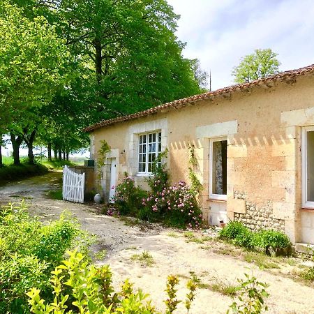 As Seen On A New Life In The Sun - Beautiful 3 Bedroom Cottage With Shared Pool Montboyer エクステリア 写真