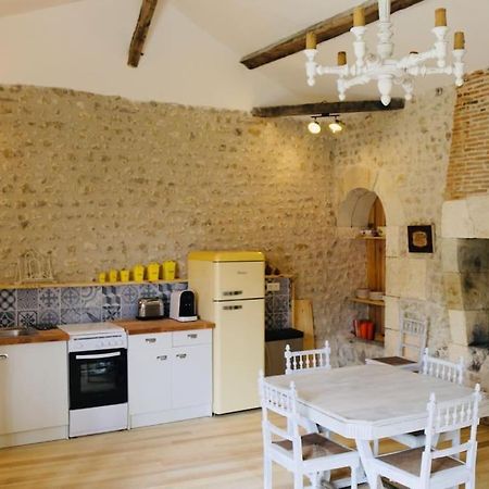 As Seen On A New Life In The Sun - Beautiful 3 Bedroom Cottage With Shared Pool Montboyer エクステリア 写真